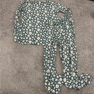 Brave Little Ones Green Daisy Pajama Set